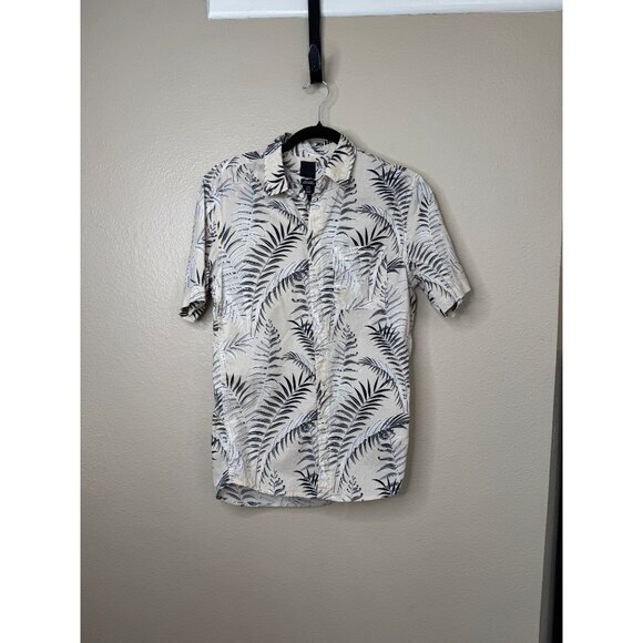 H&M Other - H&M‎ Men's White Shirt Size XS short sleeve floral button up collared Cotton